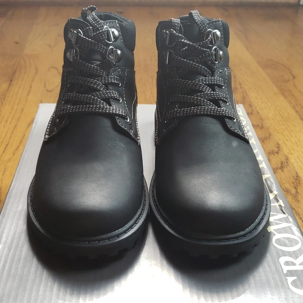 NIB Leon Boot Black Crown Vintage Size 13 Youth